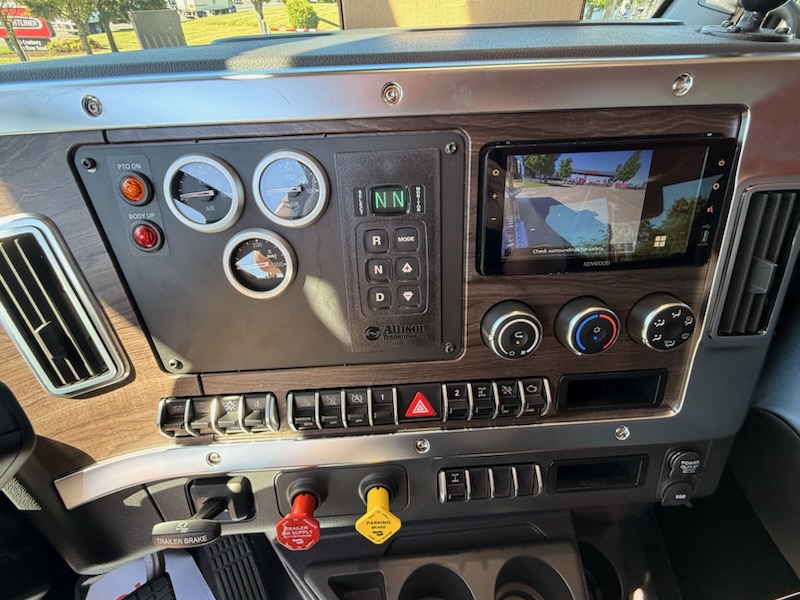 2027 Western Star Trucks 47X 213403-10 2027 Western Star Trucks 47X 213403-10