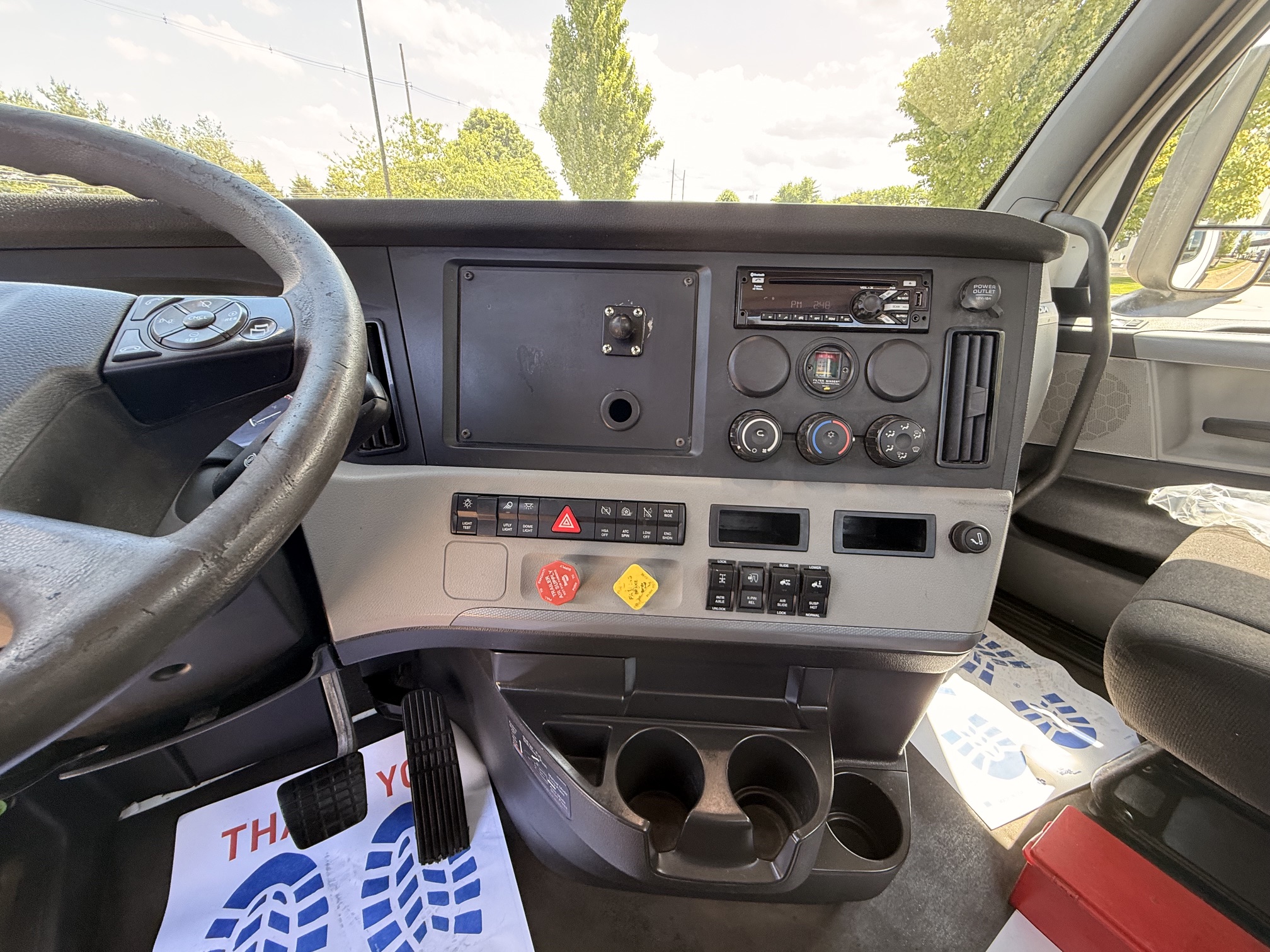 2021 FREIGHTLINER CASCADIA PT126D 214952-10 2021 FREIGHTLINER CASCADIA PT126D 214952-10