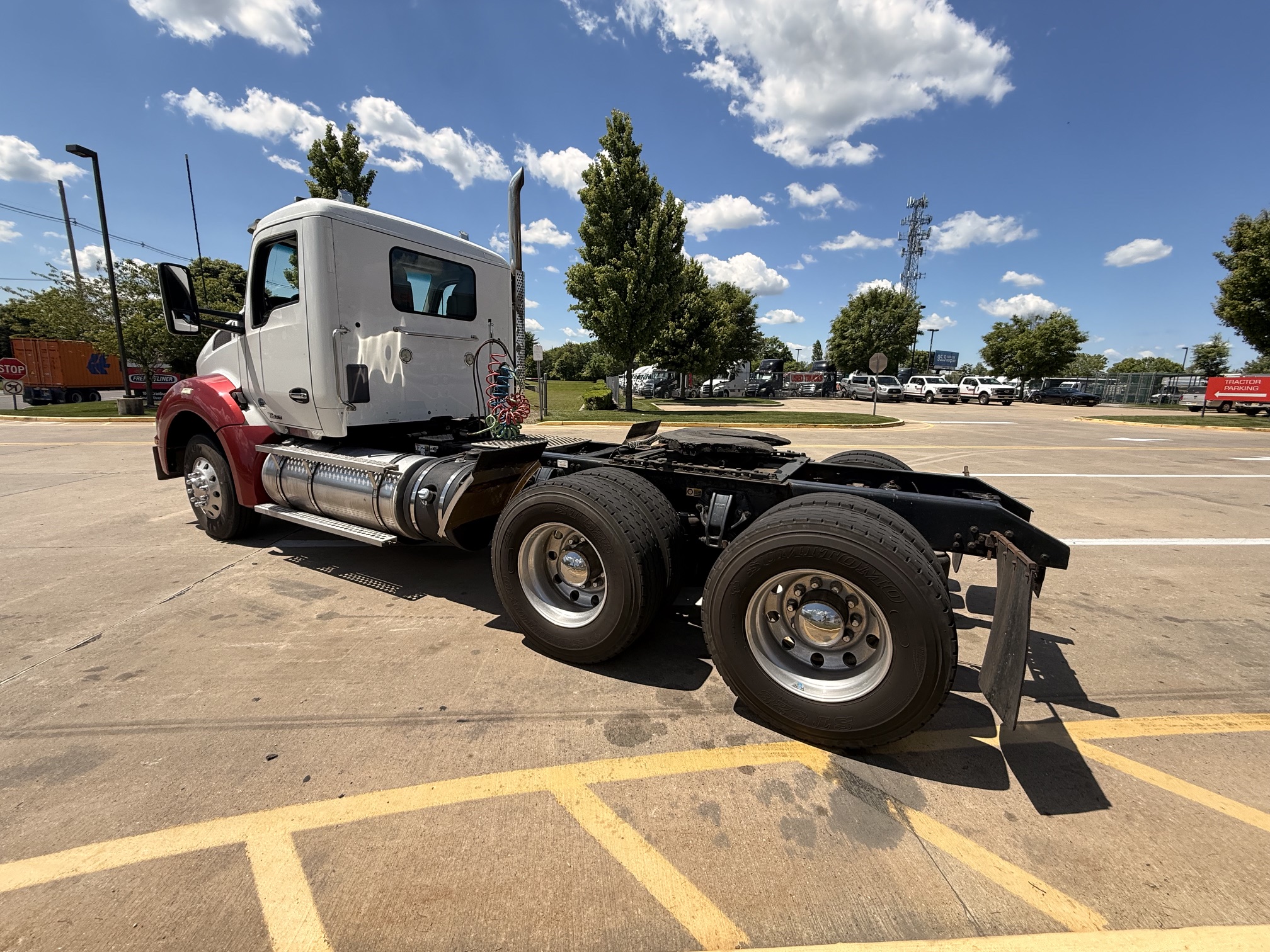 2015 KENWORTH T880 TRACTOR 2015 KENWORTH T880 TRACTOR - image 4 of 6
