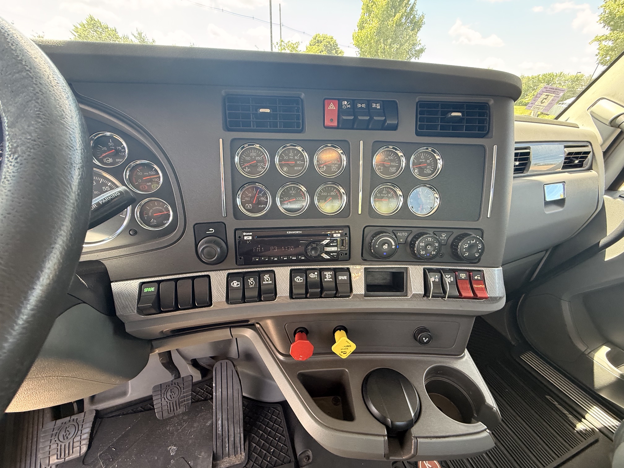 2015 KENWORTH T880 TRACTOR 215620-10 2015 KENWORTH T880 TRACTOR 215620-10
