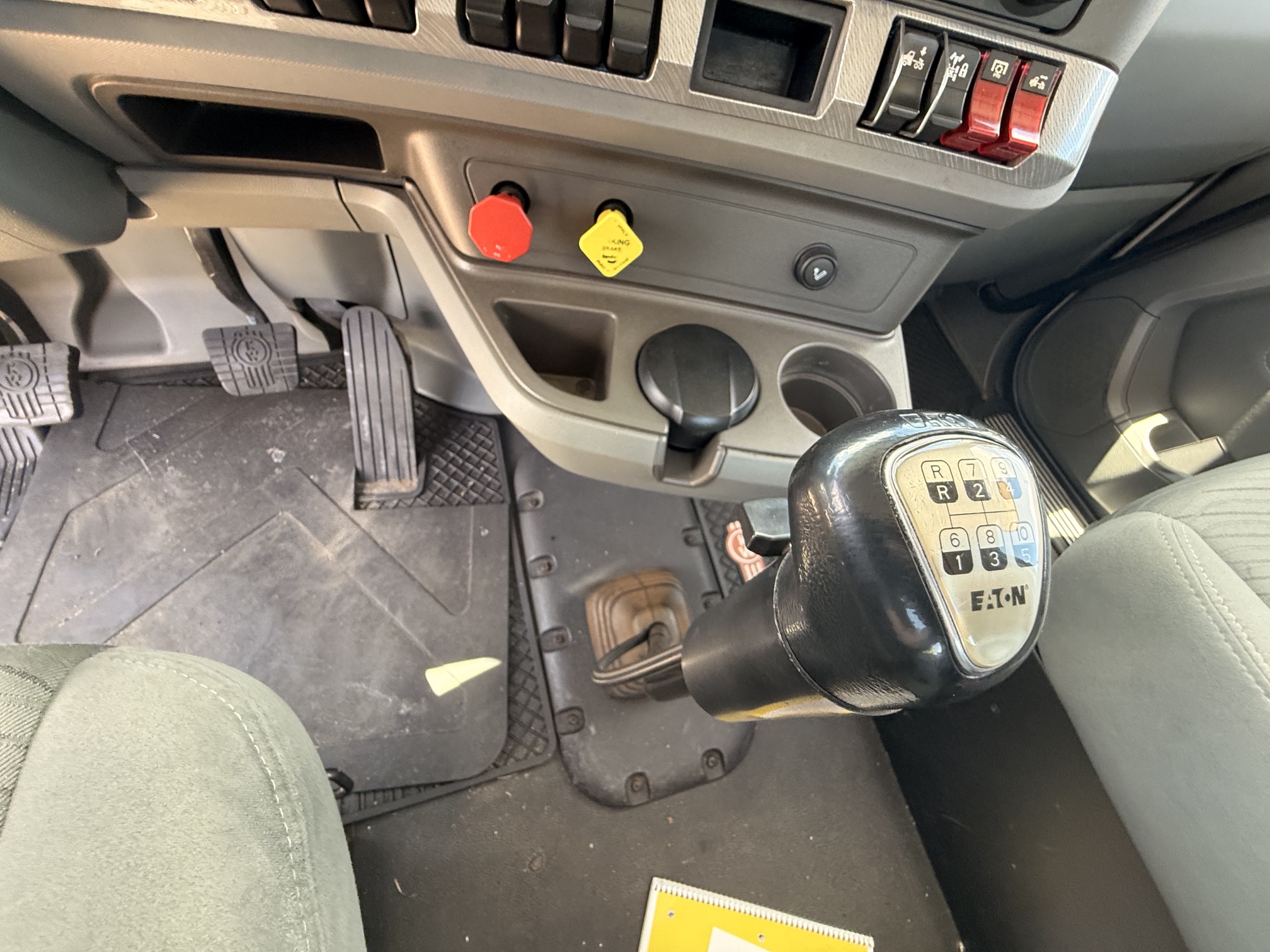 2015 KENWORTH T880 TRACTOR 215620-11 2015 KENWORTH T880 TRACTOR 215620-11