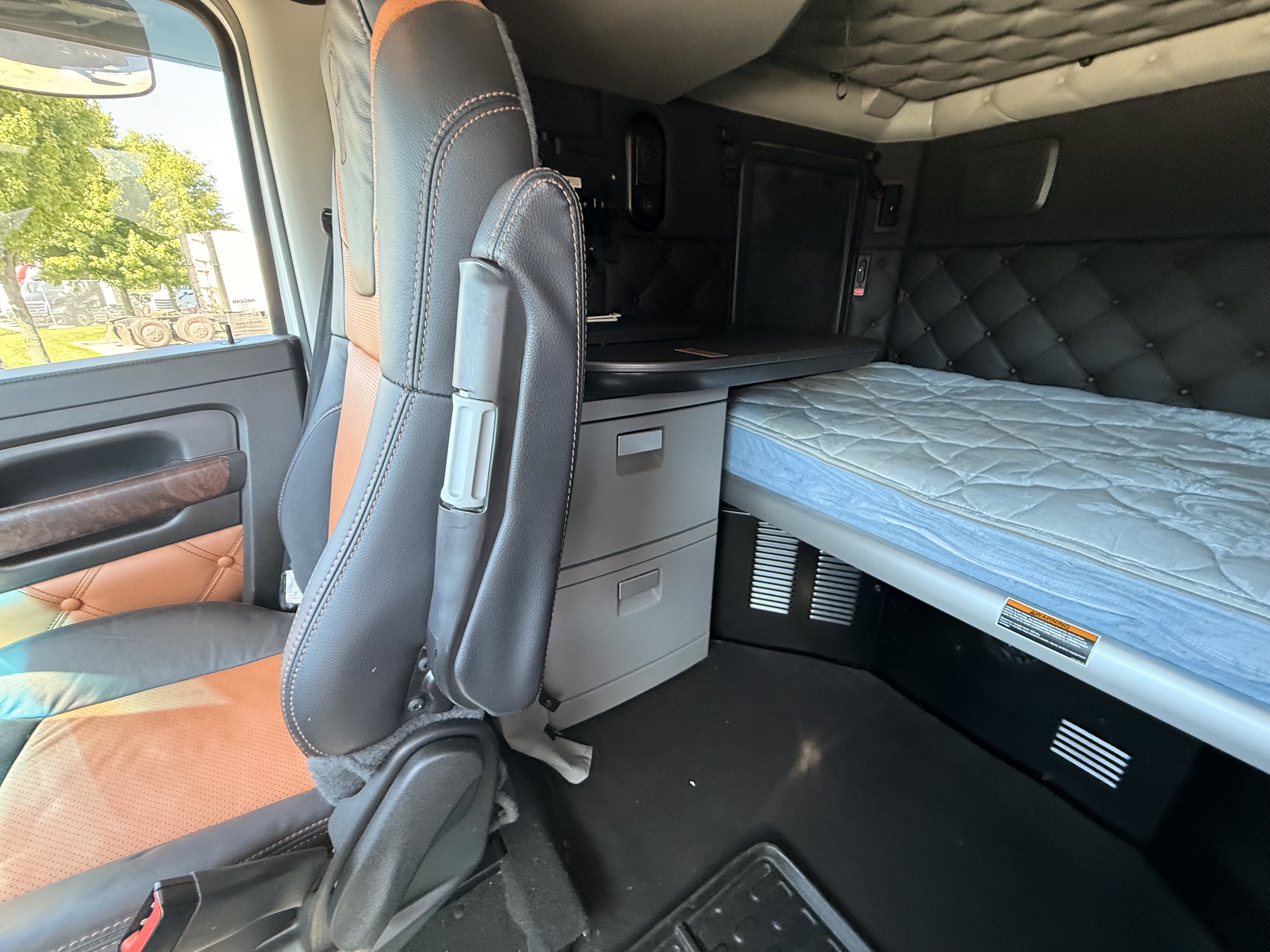 2022 KENWORTH CONSTRUCTION 215907-12 2022 KENWORTH CONSTRUCTION 215907-12