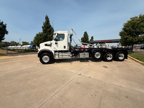 2027 Western Star Trucks 47X 2027 Western Star Trucks 47X - image 2 of 6