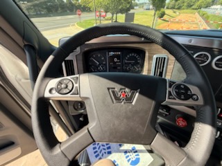 2027 Western Star Trucks 47X 213208-10 2027 Western Star Trucks 47X 213208-10