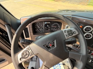 2027 Western Star Trucks 47X 213404-10 2027 Western Star Trucks 47X 213404-10