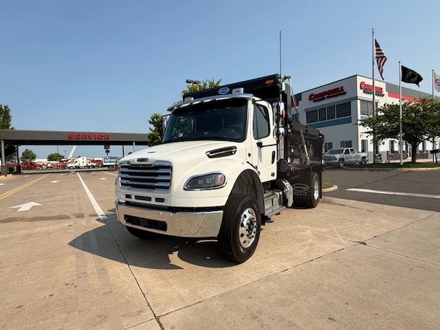 2027 Freightliner M2106 2027 Freightliner M2106 - image 1 of 6
