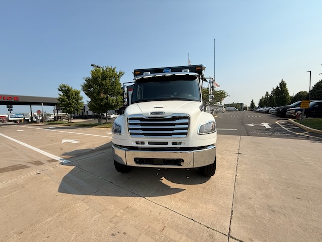 2027 Freightliner M2106 2027 Freightliner M2106 - image 6 of 6