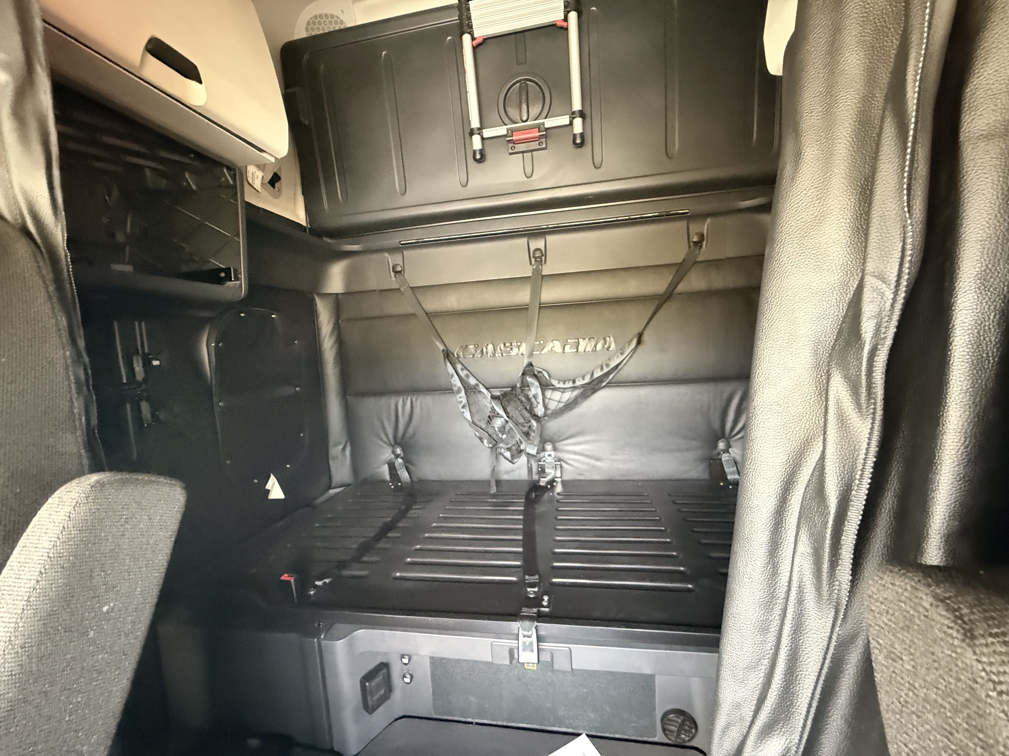 2023 Freightliner CASCADIA 126 216235-13 2023 Freightliner CASCADIA 126 216235-13