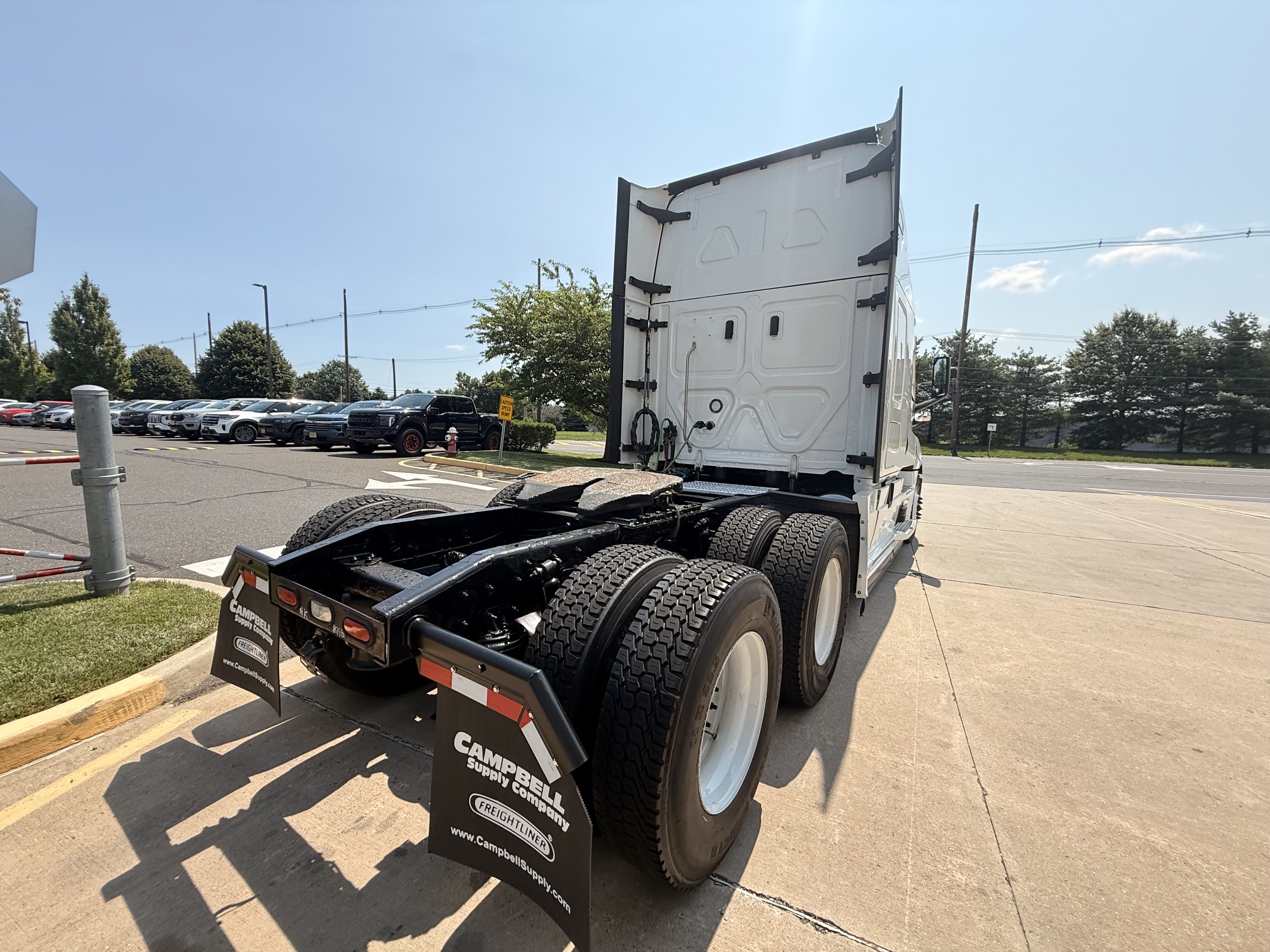 2022 Freightliner CASCADIA 126 2022 Freightliner CASCADIA 126 - image 4 of 6