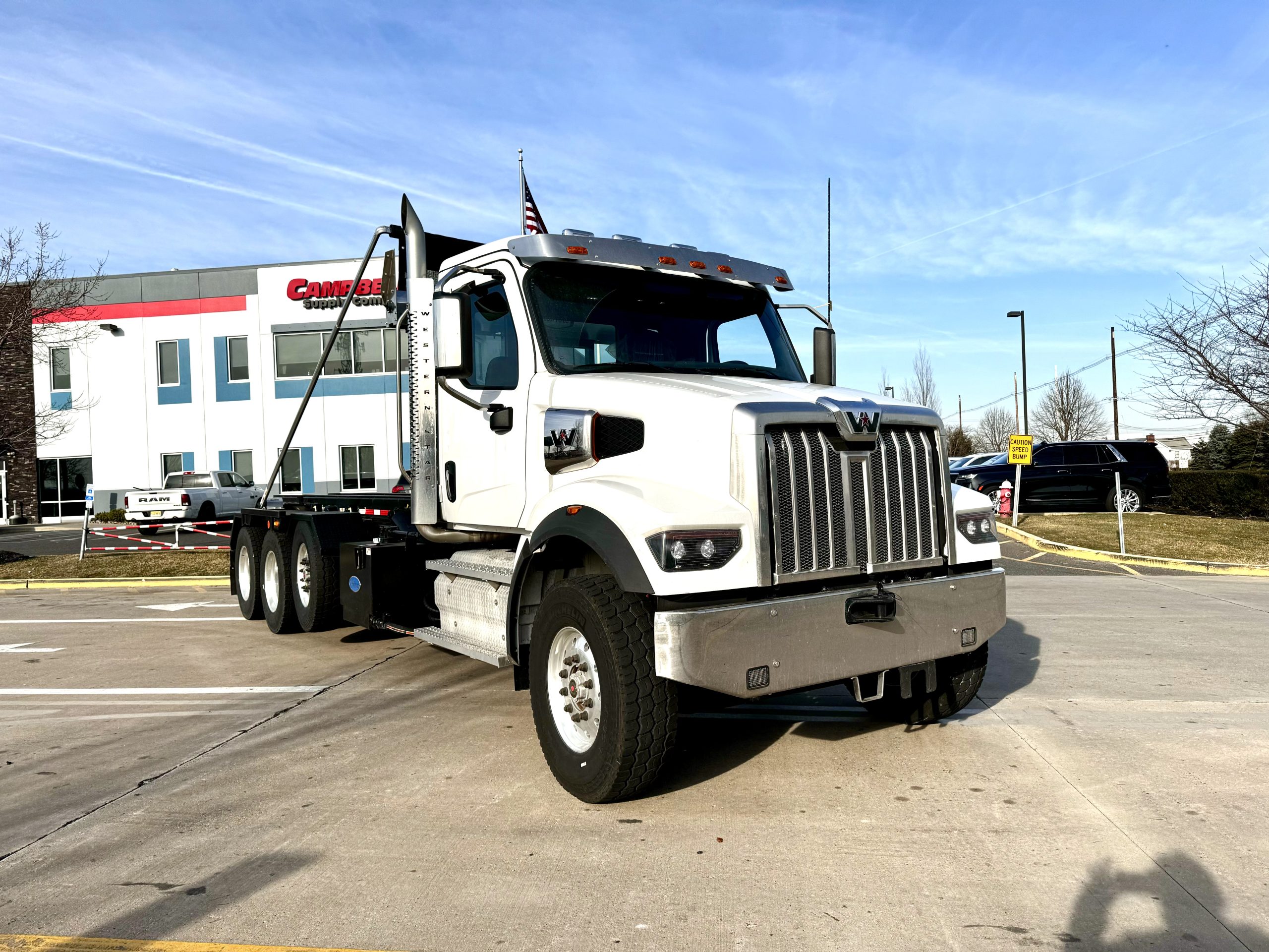 2024 Western Star Trucks 47X 2024 Western Star Trucks 47X - image 1 of 6