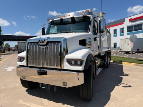 2027 Western Star Trucks 47X 2027 Western Star Trucks 47X - image 2 of 6