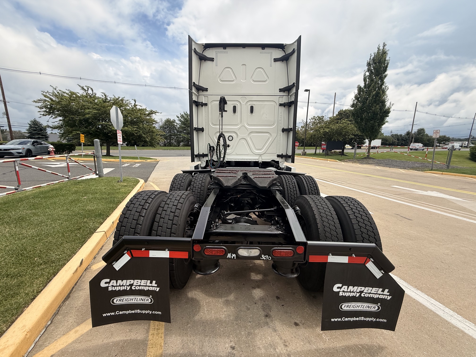 2022 FREIGHTLINER CASCADIA PT126S 2022 FREIGHTLINER CASCADIA PT126S - image 5 of 6