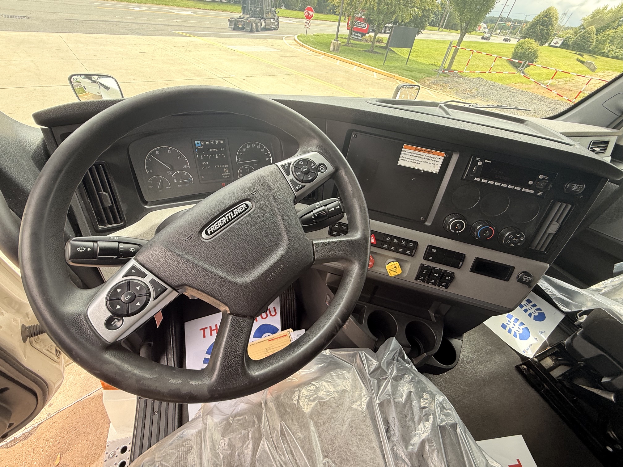 2022 Freightliner CASCADIA 126 216332-09 2022 Freightliner CASCADIA 126 216332-09