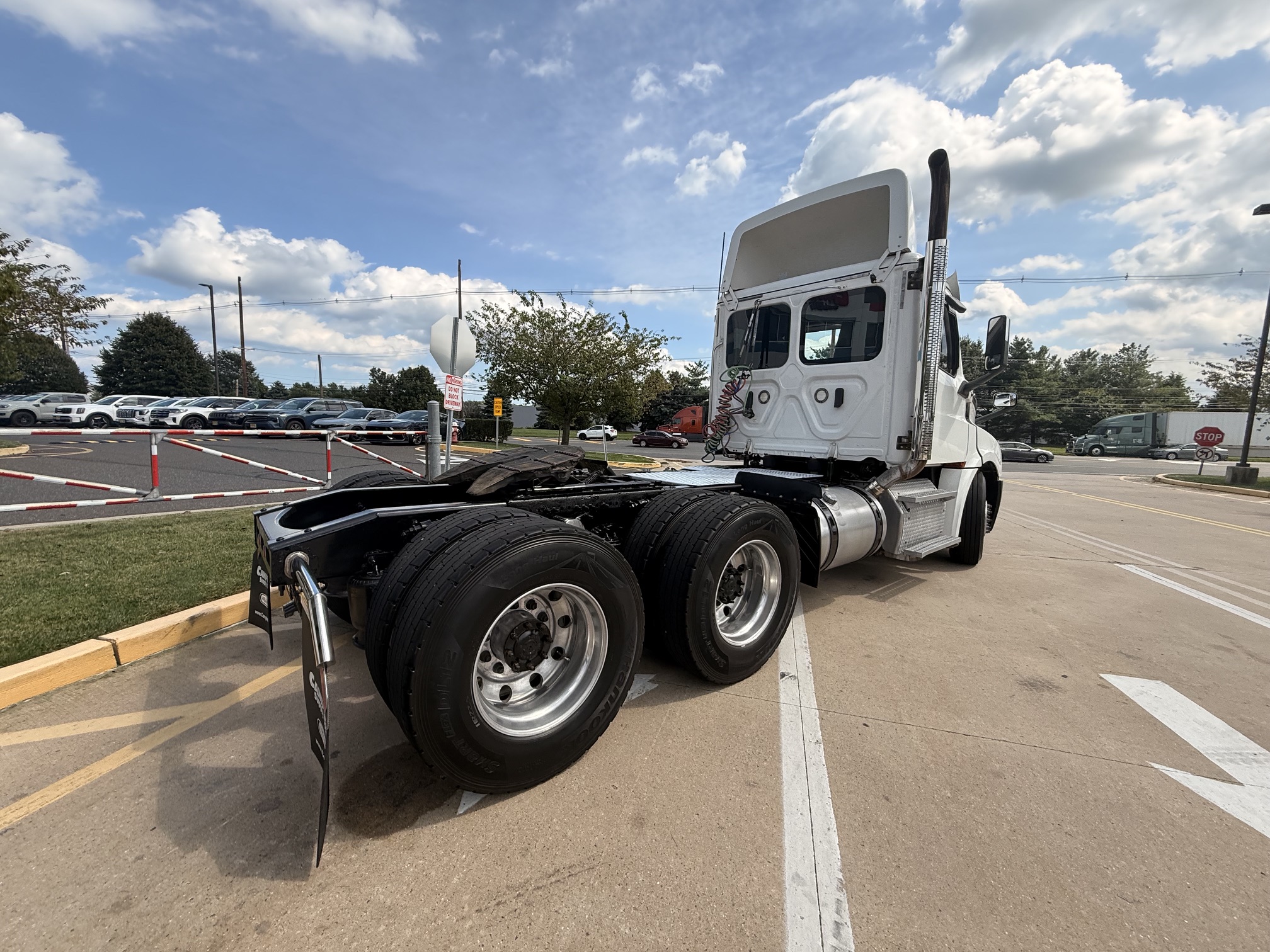 2019 Freightliner CASCADIA 2019 Freightliner CASCADIA - image 6 of 6