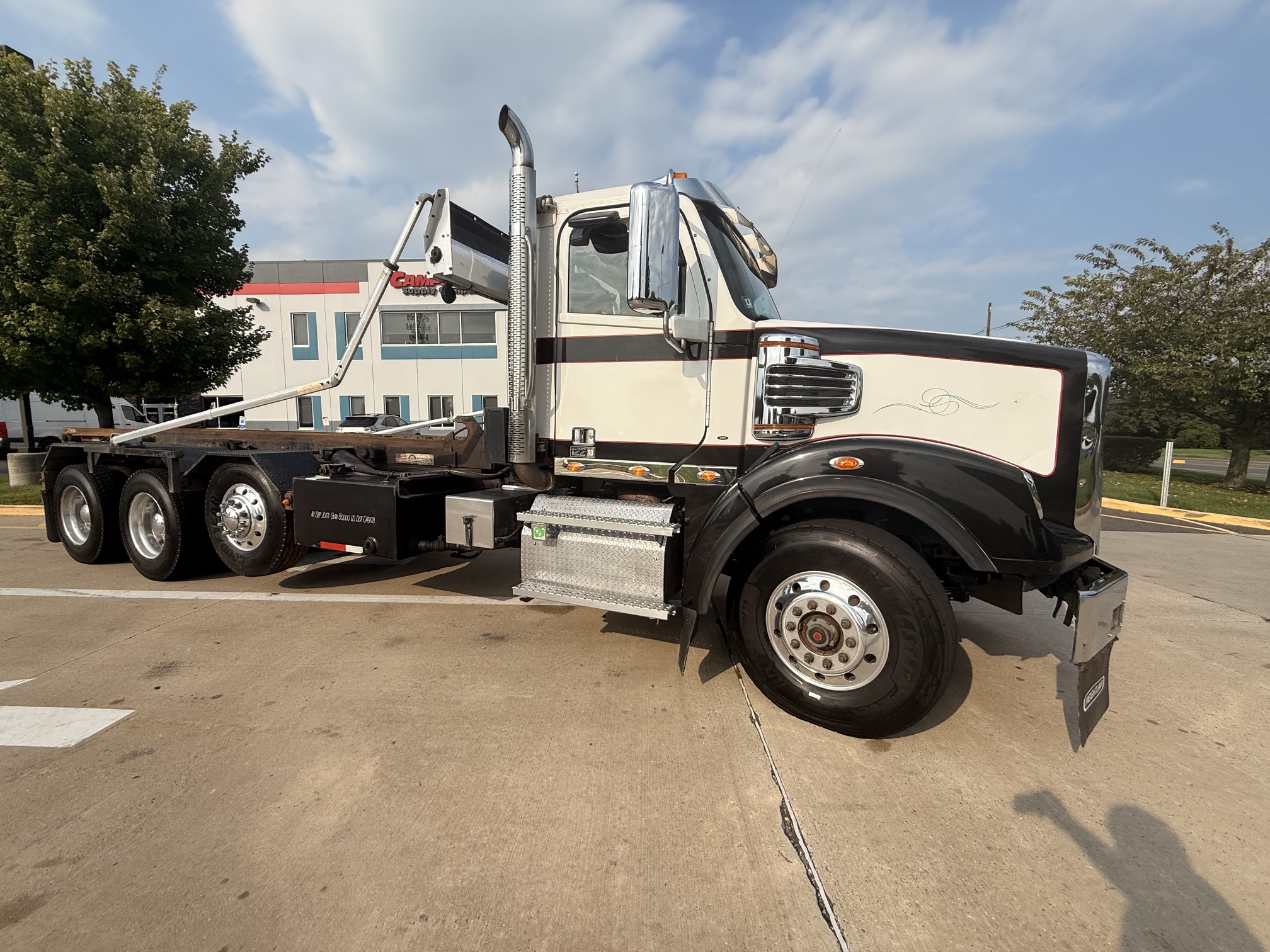 2020 Freightliner 122SD 2020 Freightliner 122SD - image 1 of 6