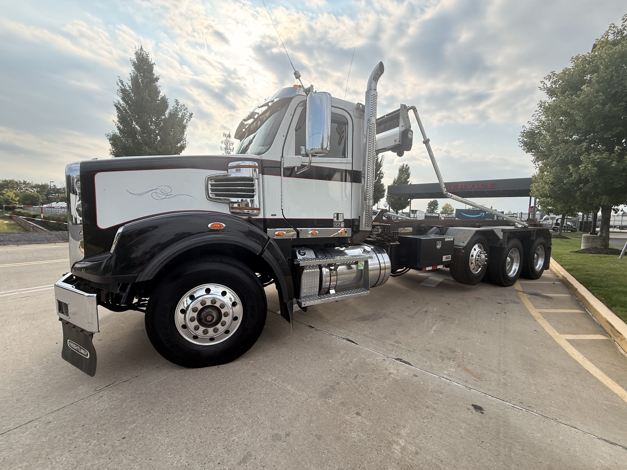 2020 Freightliner 122SD 2020 Freightliner 122SD - image 3 of 6