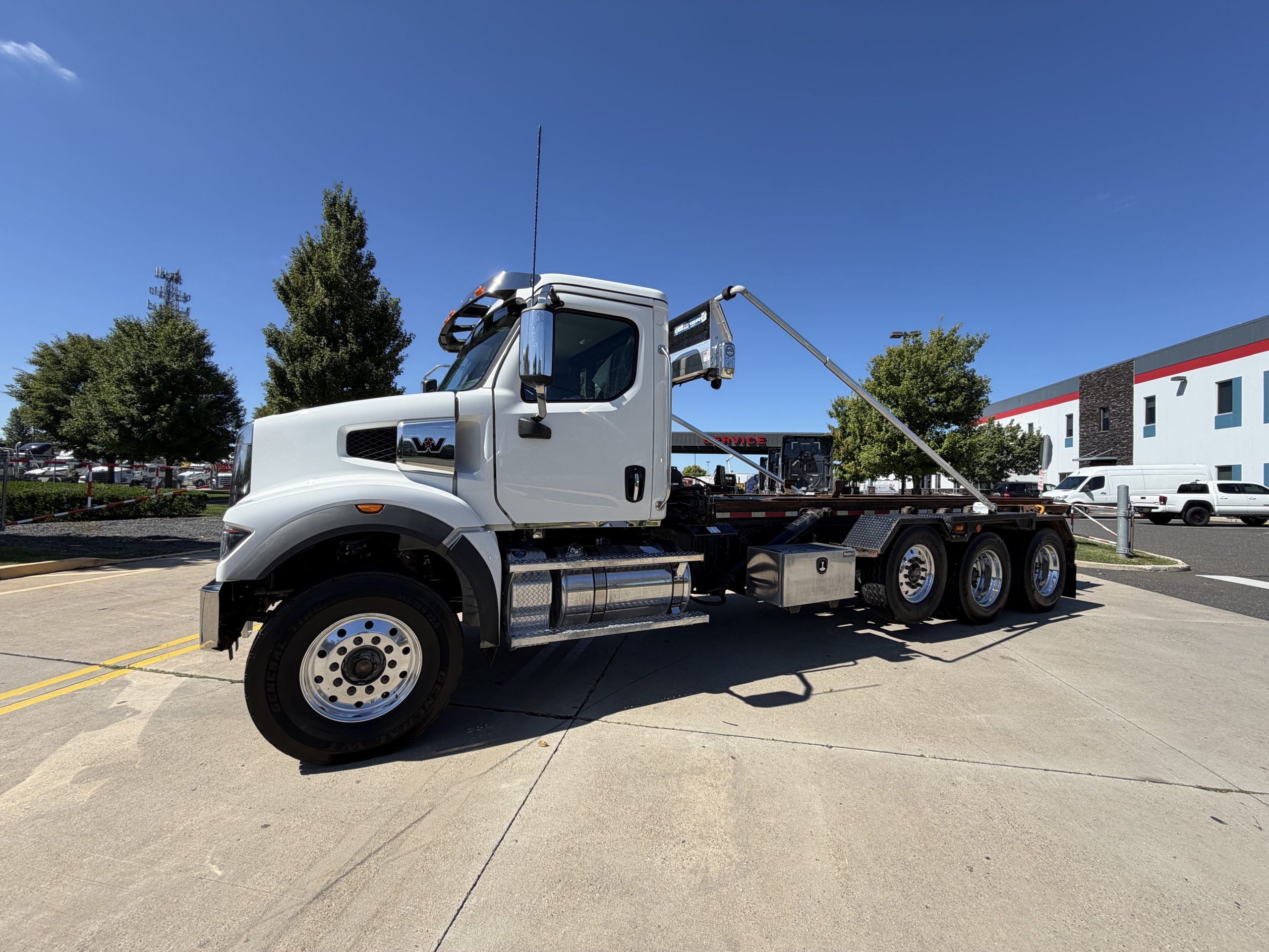 2024 Western Star Trucks 47X - image 1 of 6