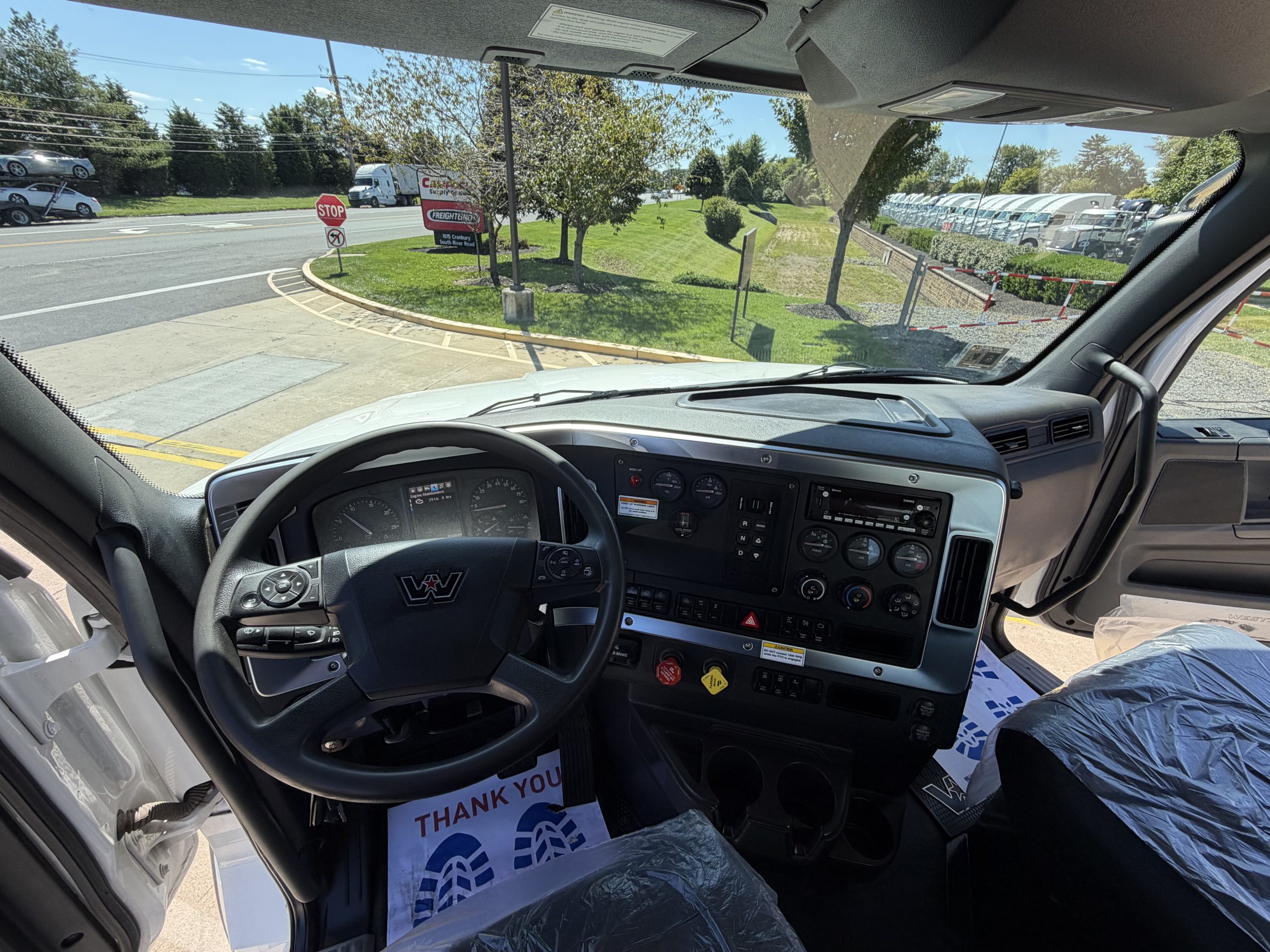 2024 Western Star Trucks 47X - image 3 of 6