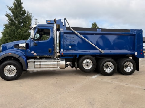 2027 Western Star Trucks 49X 2027 Western Star Trucks 49X - image 2 of 6