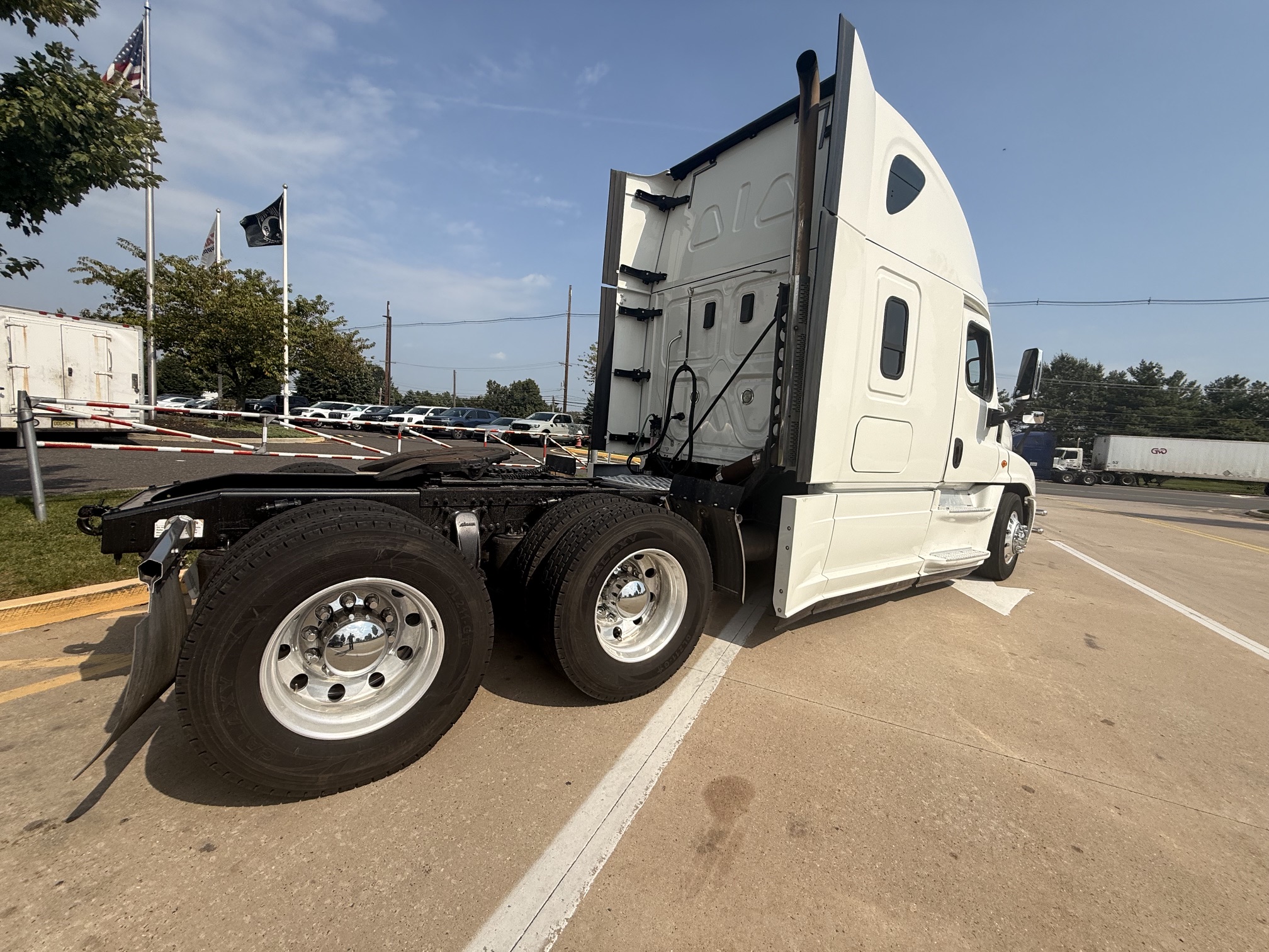 2017 FREIGHTLINER CASCADIA 125 2017 FREIGHTLINER CASCADIA 125 - image 4 of 6