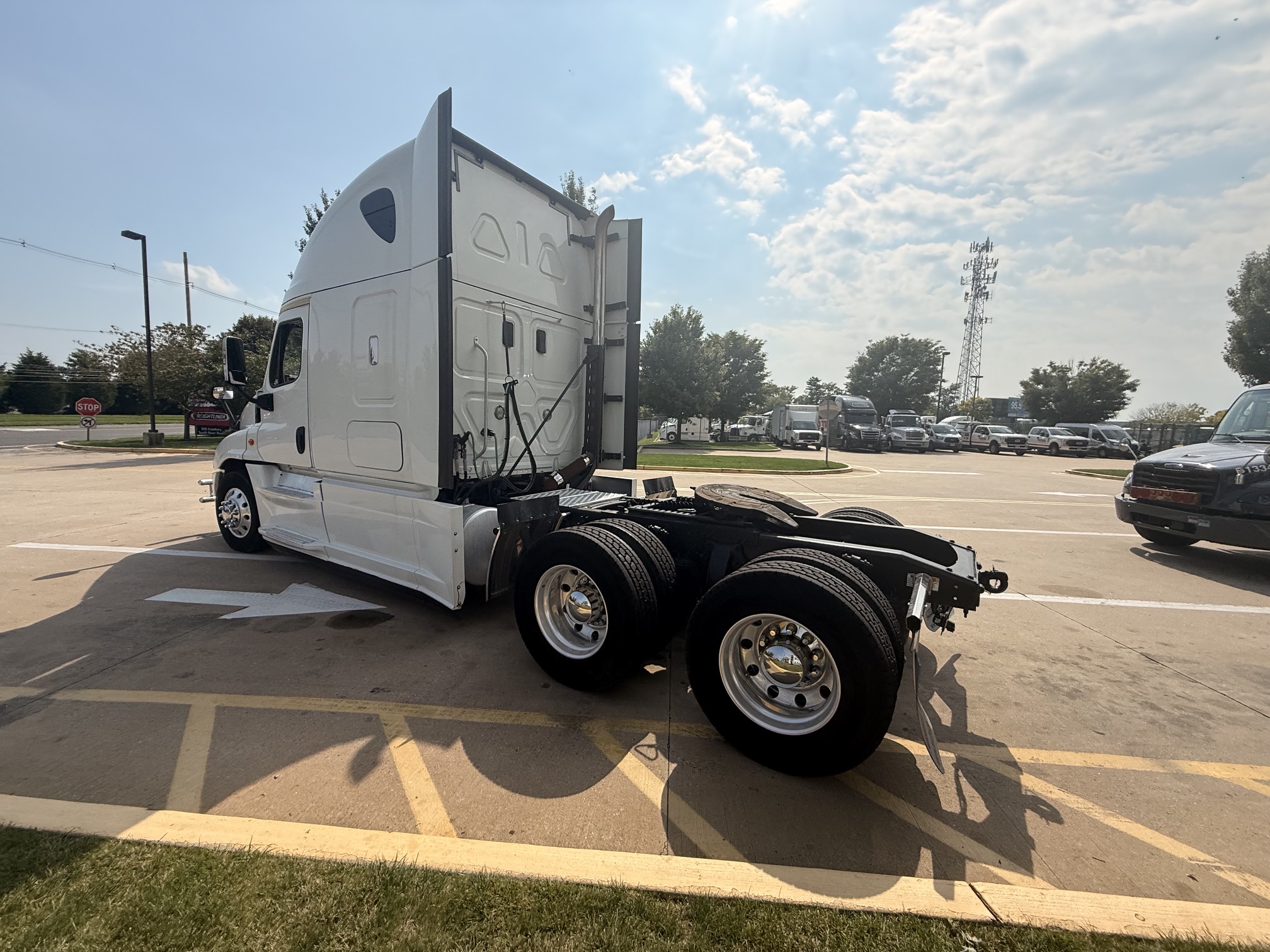 2017 FREIGHTLINER CASCADIA 125 2017 FREIGHTLINER CASCADIA 125 - image 5 of 6