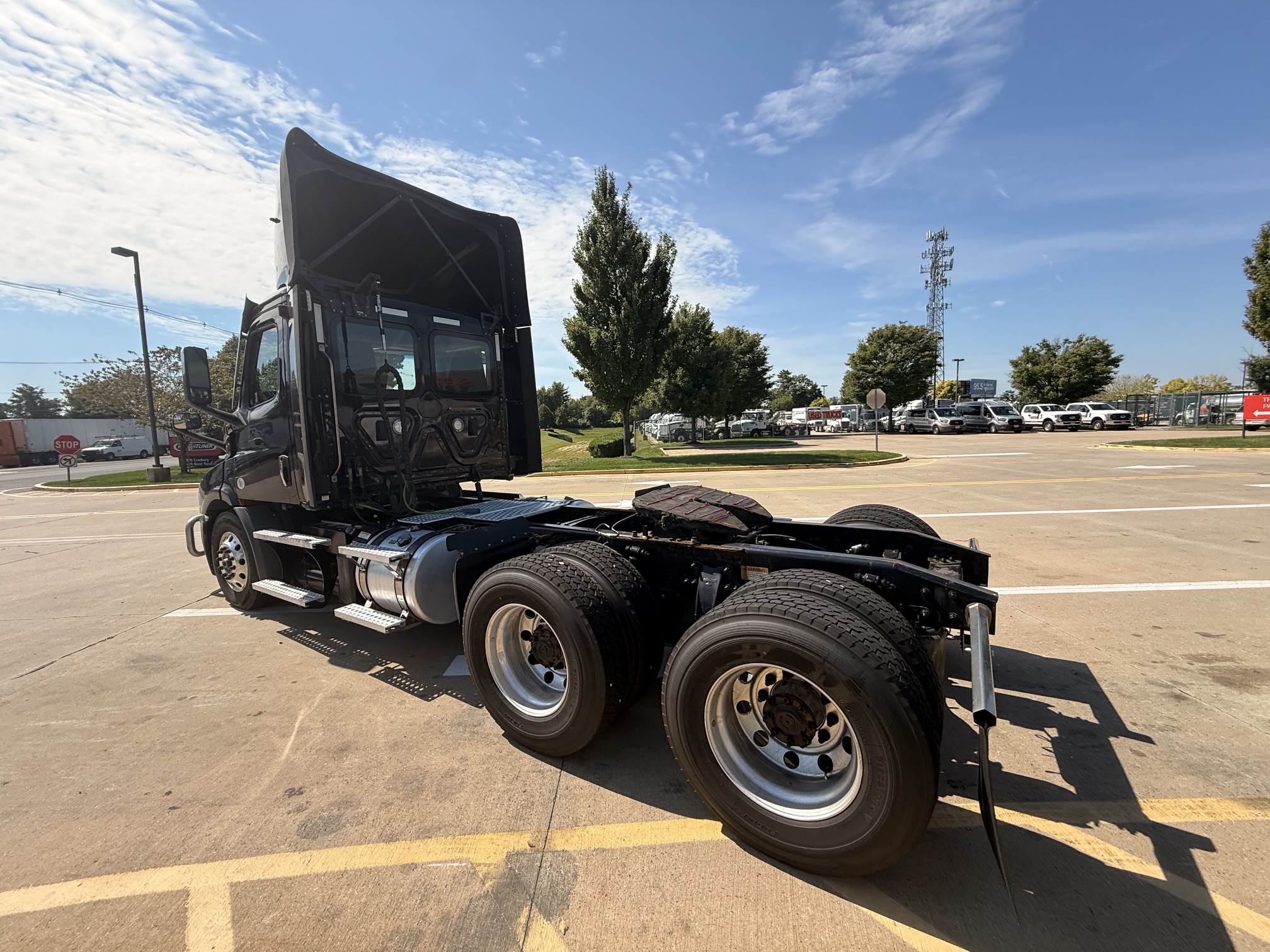 2023 Freightliner CASCADIA 116 2023 Freightliner CASCADIA 116 - image 6 of 6