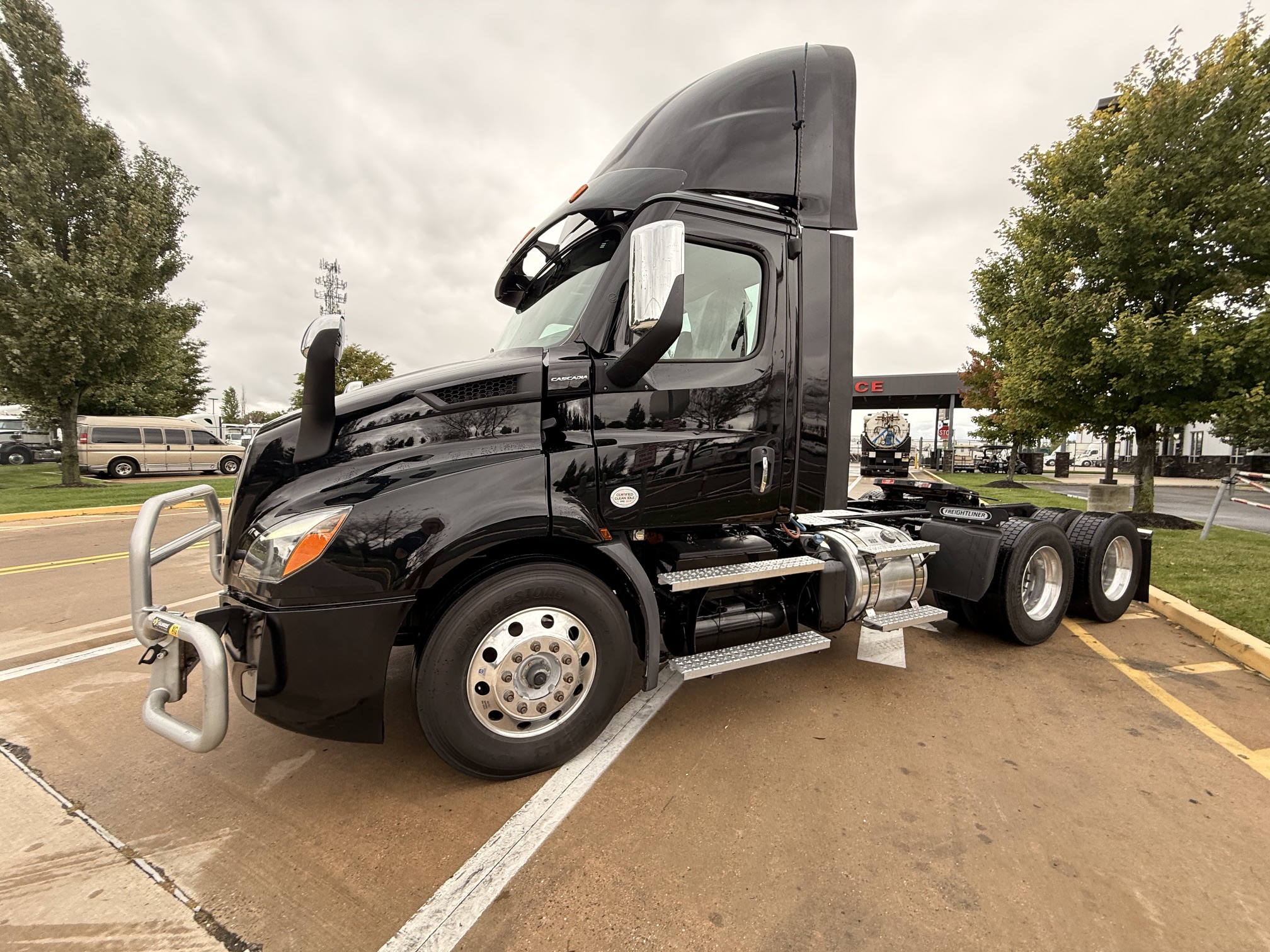 2023 FREIGHTLINER CASCADIA PE116D 2023 FREIGHTLINER CASCADIA PE116D - image 1 of 6