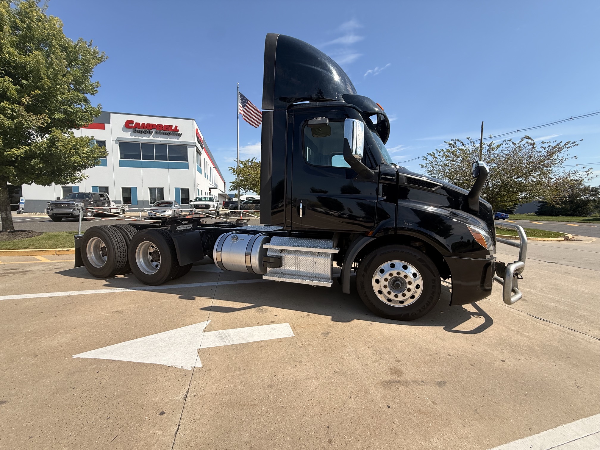 2023 Freightliner CASCADIA 116 2023 Freightliner CASCADIA 116 - image 1 of 6