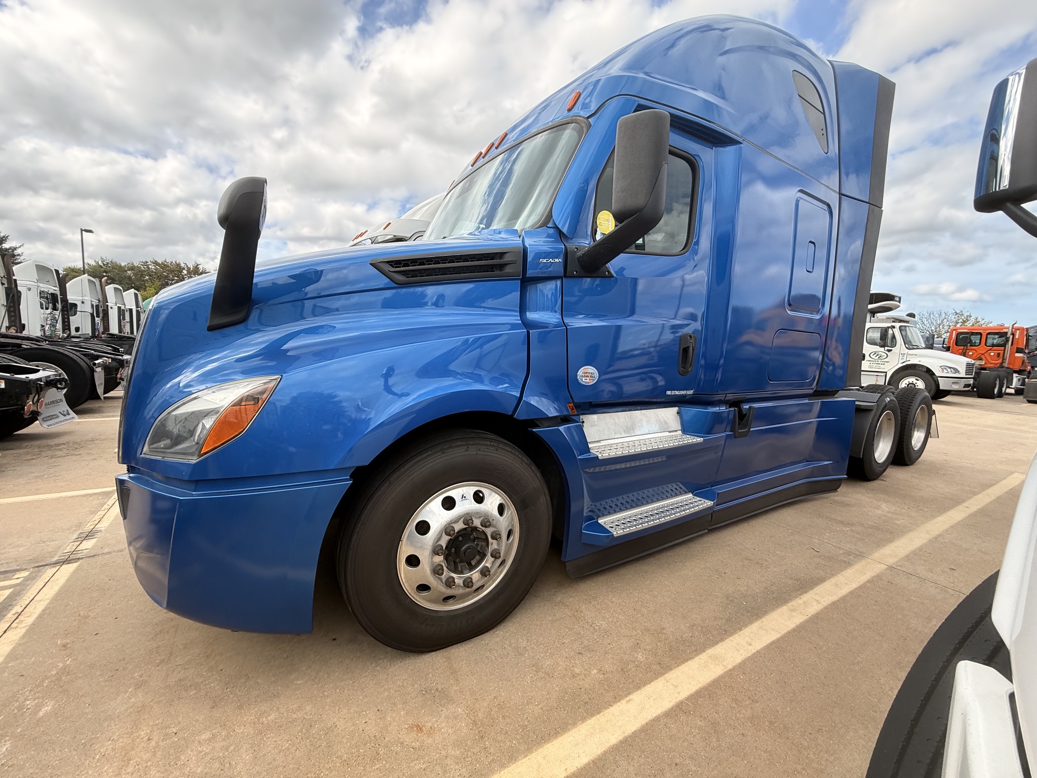 2022 Freightliner CASCADIA 126 2022 Freightliner CASCADIA 126 - image 1 of 1