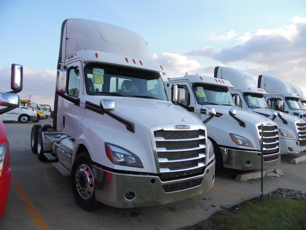 2019 Freightliner CASCADIA 126 2019 Freightliner CASCADIA 126 - image 1 of 1