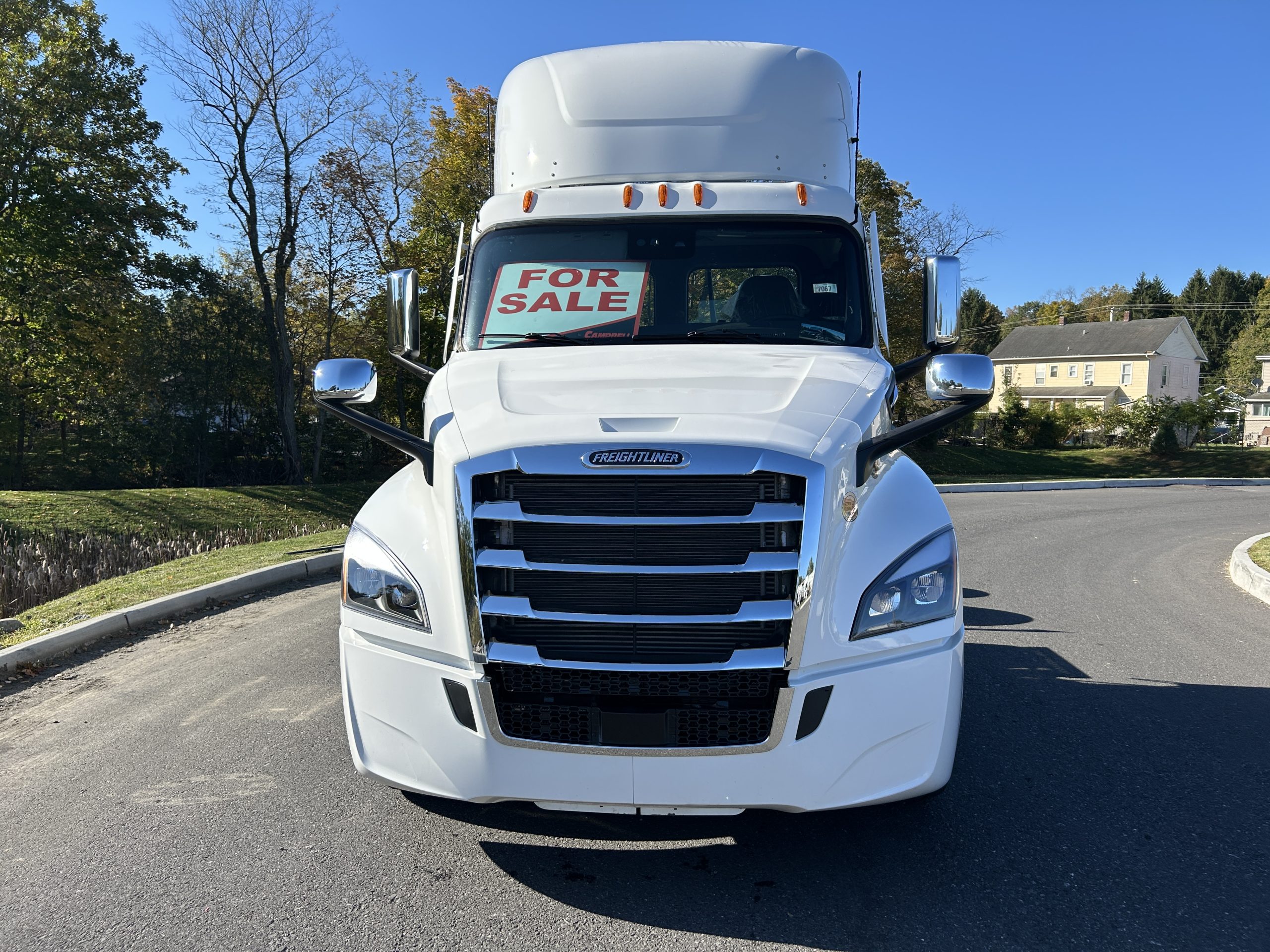 2027 FREIGHTLINER Cascadia PT126D 2027 FREIGHTLINER Cascadia PT126D - image 1 of 4