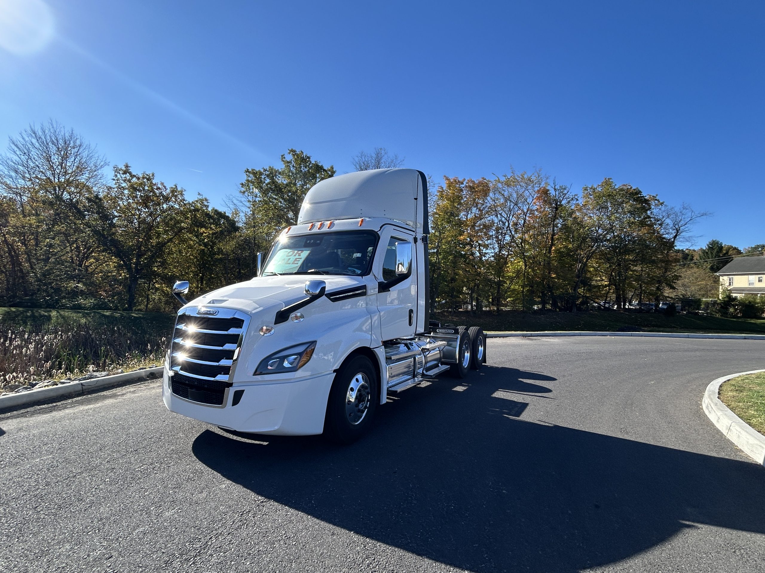 2027 FREIGHTLINER Cascadia PT126D 2027 FREIGHTLINER Cascadia PT126D - image 4 of 4