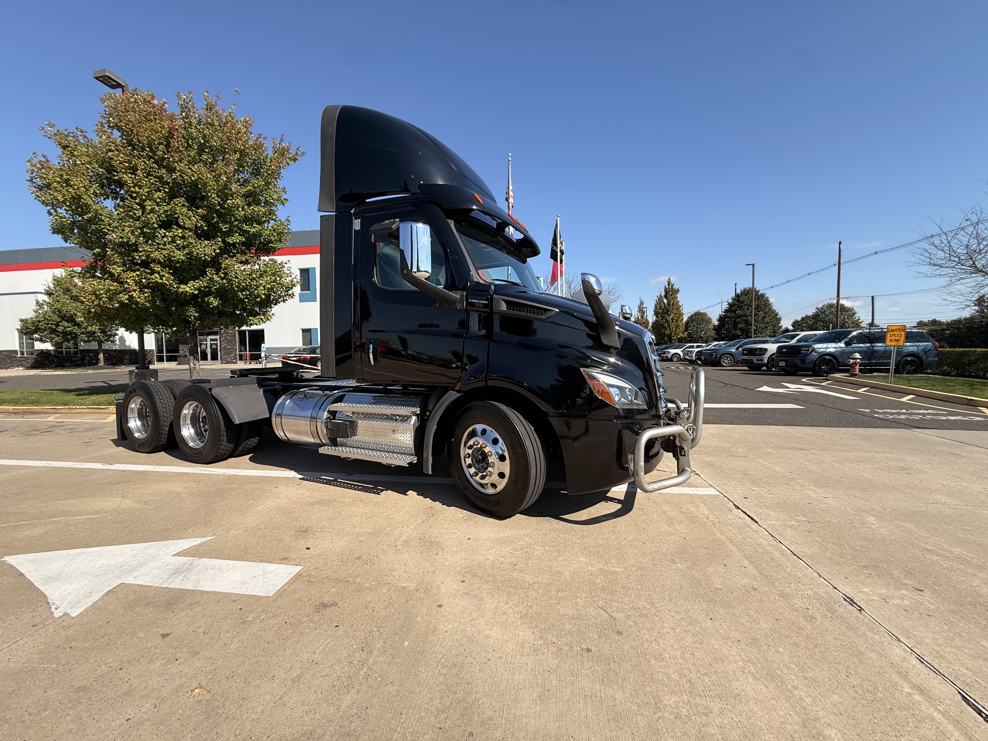2023 FREIGHTLINER CASCADIA PE116D 2023 FREIGHTLINER CASCADIA PE116D - image 1 of 6