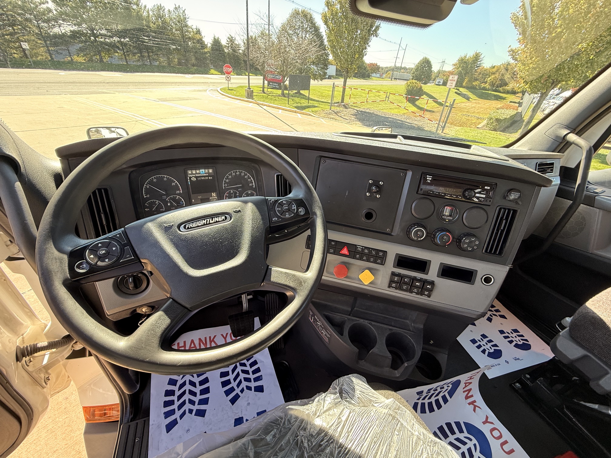 2021 FREIGHTLINER CASCADIA PT126D 2021 FREIGHTLINER CASCADIA PT126D - image 3 of 6