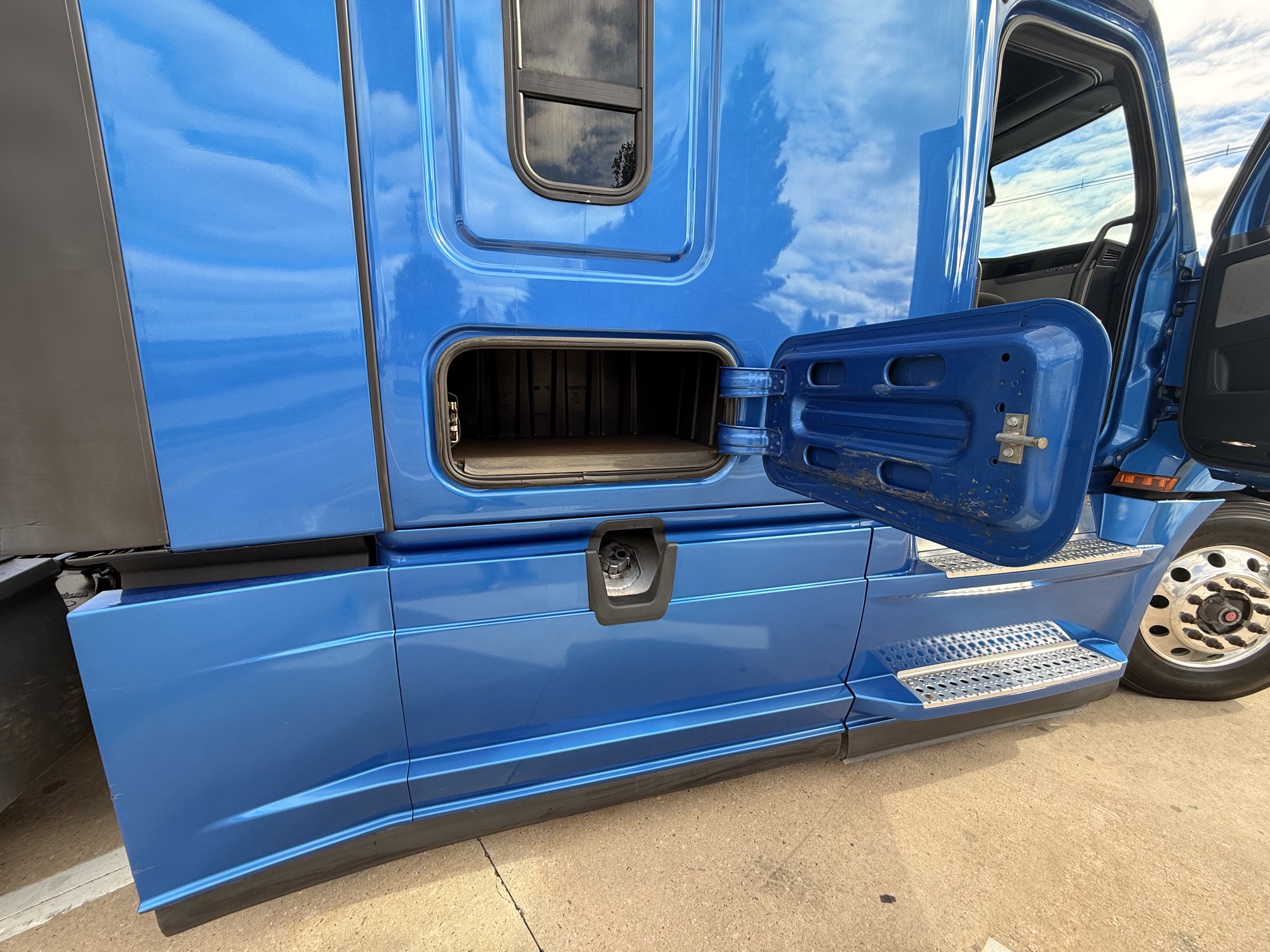 2022 Freightliner CASCADIA 126 217248-13 2022 Freightliner CASCADIA 126 217248-13