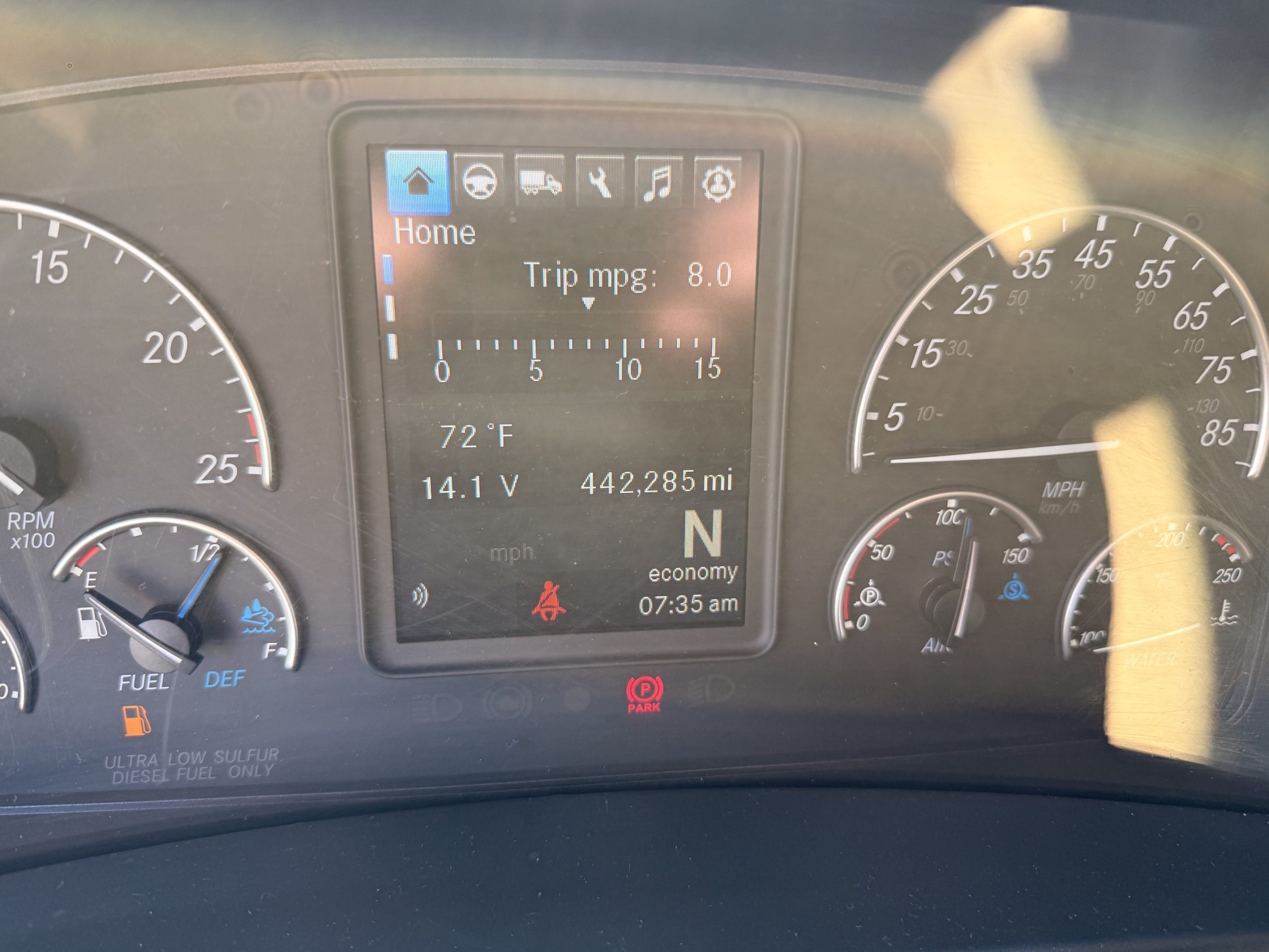 2022 Freightliner CASCADIA 126 2022 Freightliner CASCADIA 126 - image 2 of 6