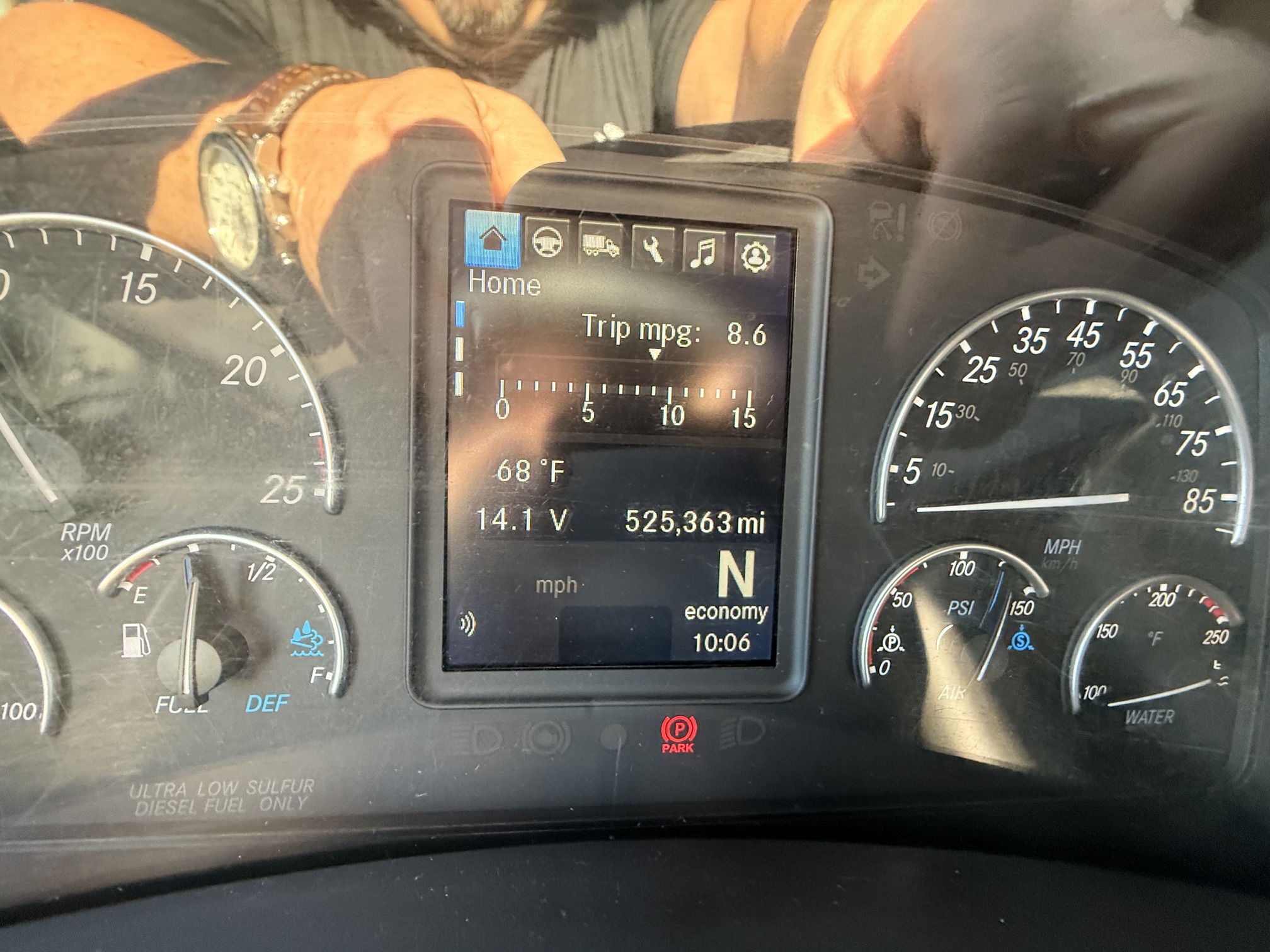 2022 Freightliner CASCADIA 126 2022 Freightliner CASCADIA 126 - image 4 of 6