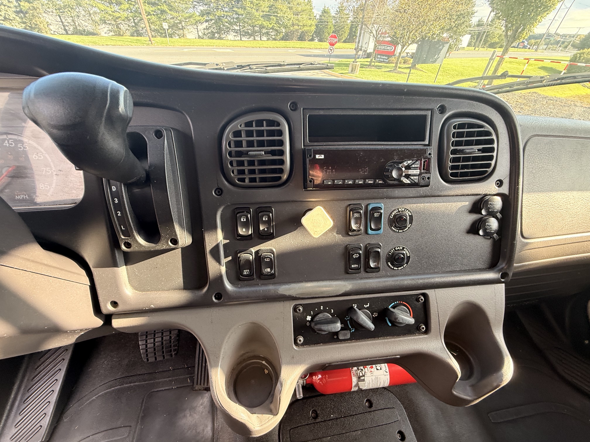 2019 Freightliner M2 2019 Freightliner M2 - image 4 of 6