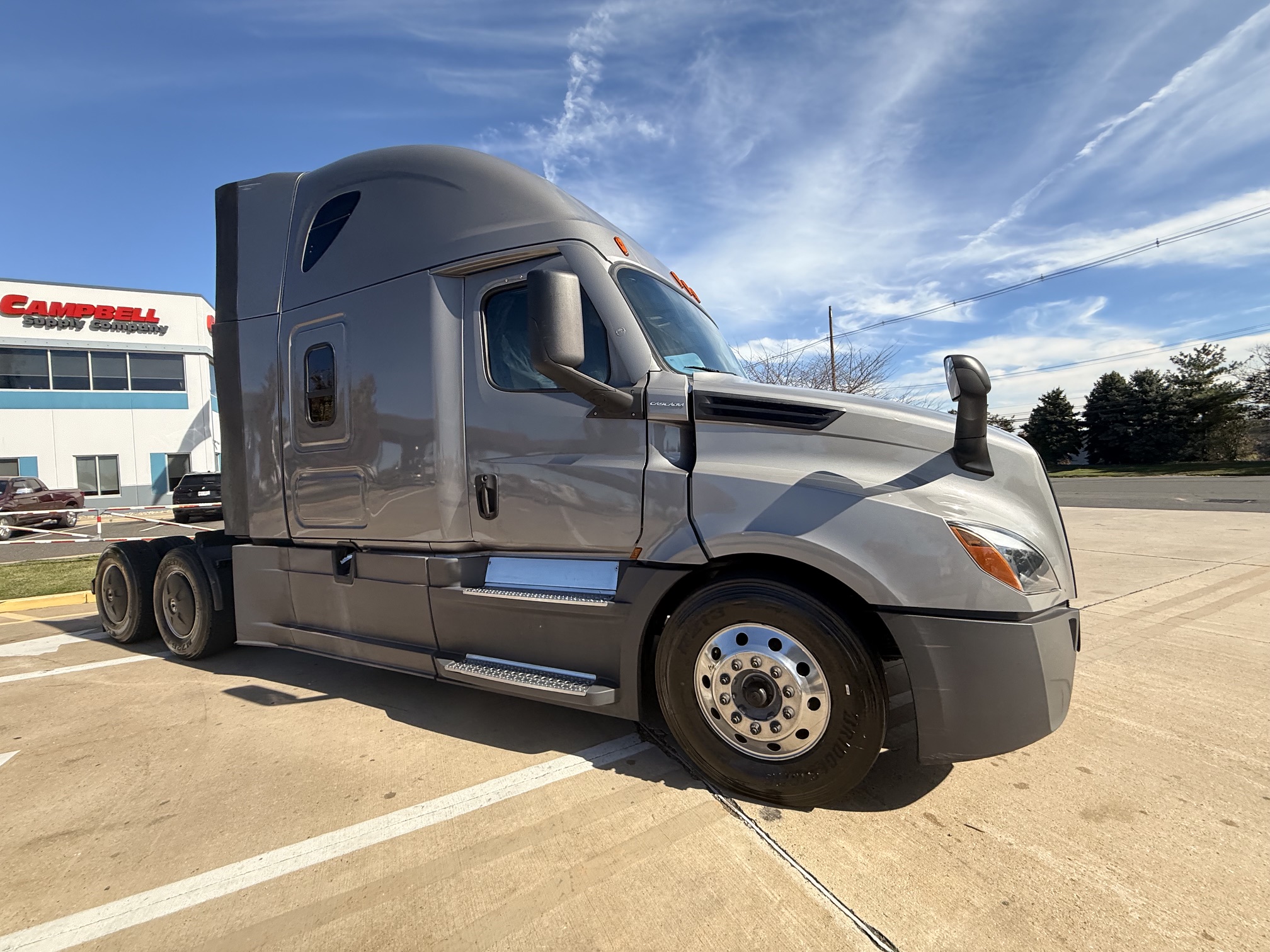 2022 Freightliner CASCADIA 126 2022 Freightliner CASCADIA 126 - image 1 of 6